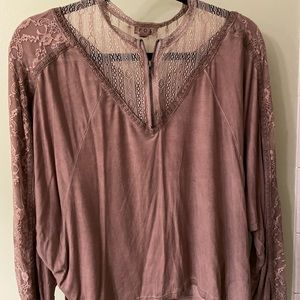 Pol lace top. Size small. Never worn.